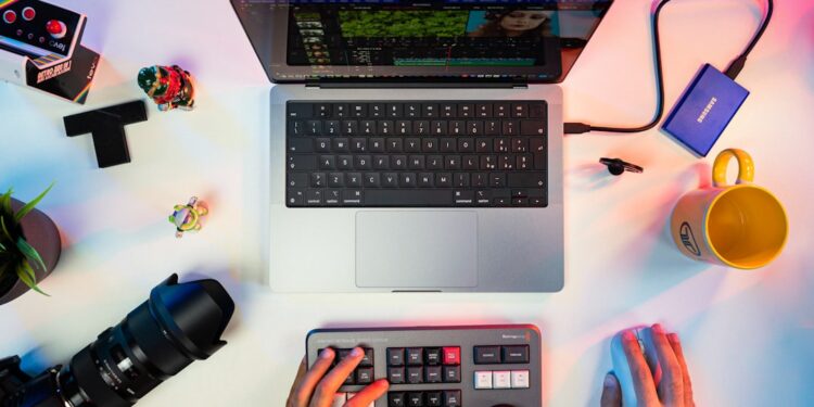 Filmmaker at working with MacBook Pro 14 M1 on Davinci Resolve