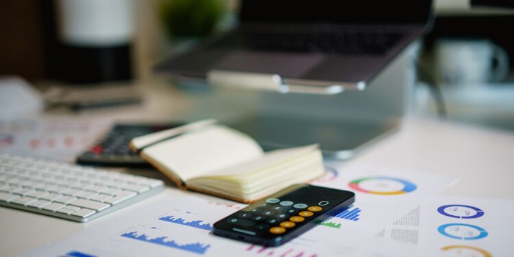 Financial report. Data presentation, expense and cost calculations.