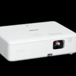 Epson CO-W01-projector vanuit een tweede hoek
