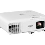 Epson EB-X49-projector vanuit een tweede hoek