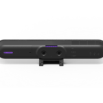 Achterkant en aansluitingen van de Logitech Rally Bar Huddle